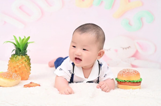 海盐宝宝在妈妈肚子里